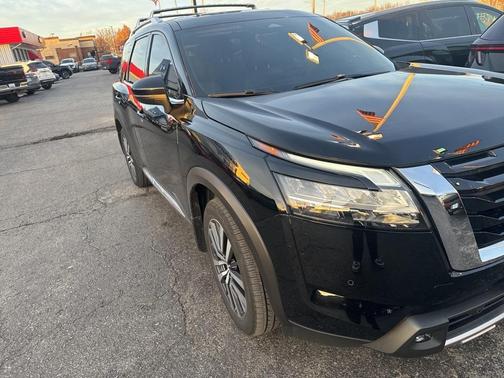 2022 Nissan Pathfinder Platinum