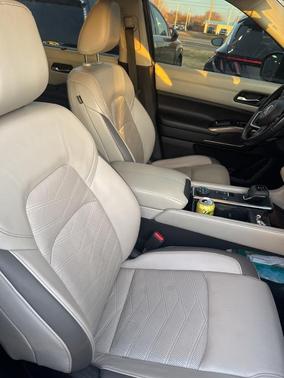 2022 Nissan Pathfinder Platinum