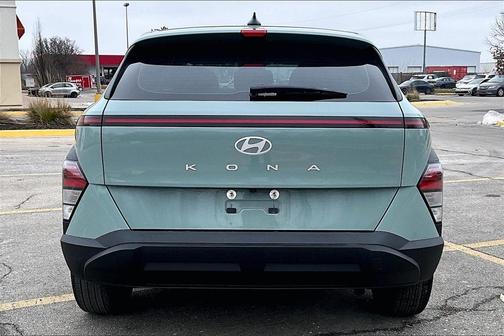 2025 Hyundai KONA SE