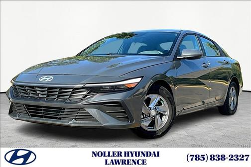 2024 Hyundai ELANTRA SE
