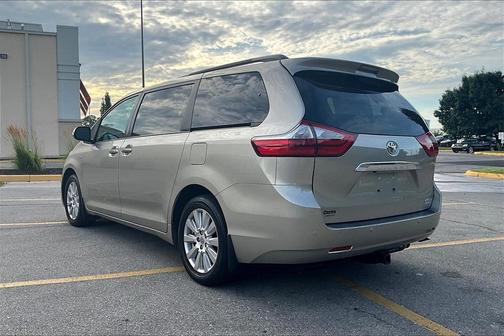 2017 Toyota Sienna Limited Premium