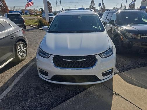 2021 Chrysler Pacifica Touring-L