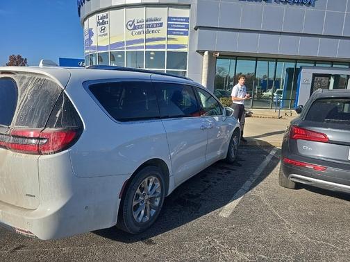 2021 Chrysler Pacifica Touring-L