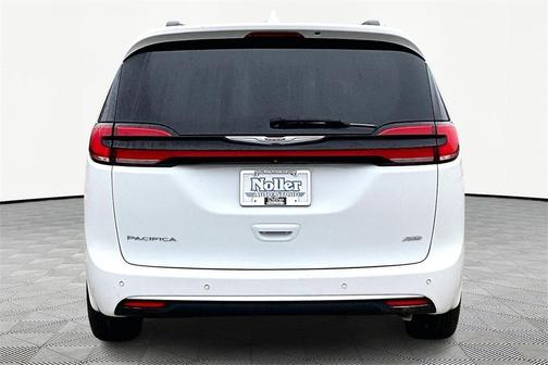 2021 Chrysler Pacifica Touring-L