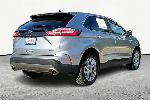 2023 Ford Edge Titanium