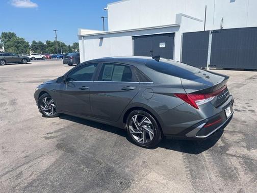 2024 Hyundai ELANTRA HEV Limited