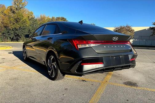 2024 Hyundai ELANTRA HEV Limited