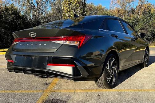 2024 Hyundai ELANTRA HEV Limited