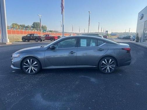 2022 Nissan Altima 2.5 SR