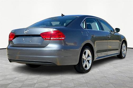 2015 Volkswagen Passat 1.8T Limited Edition