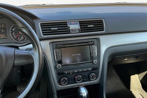 2015 Volkswagen Passat 1.8T Limited Edition