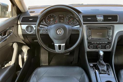 2015 Volkswagen Passat 1.8T Limited Edition