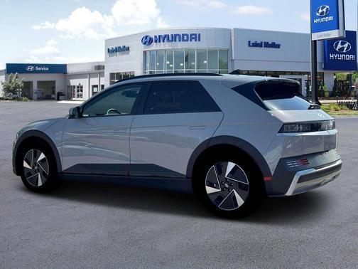 2025 Hyundai IONIQ 5 SEL