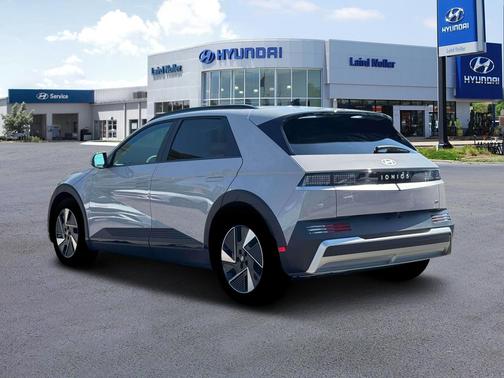2025 Hyundai IONIQ 5 SEL