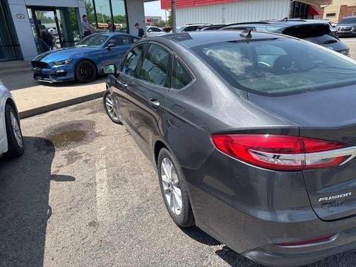 2020 Ford Fusion SE