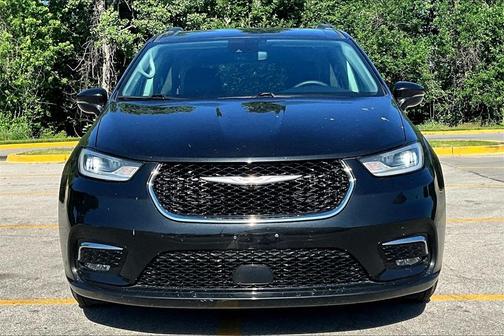 2022 Chrysler Pacifica Touring-L