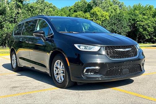2022 Chrysler Pacifica Touring-L