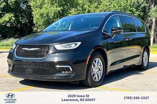 2022 Chrysler Pacifica Touring-L