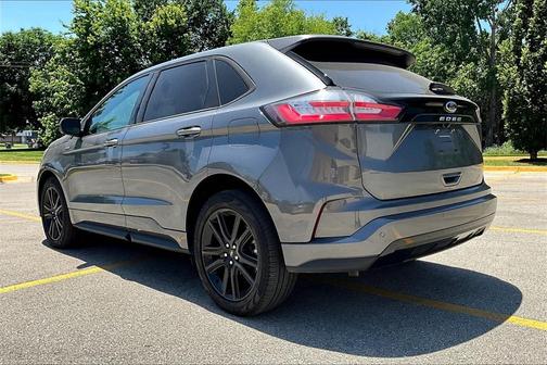 2022 Ford Edge ST Line