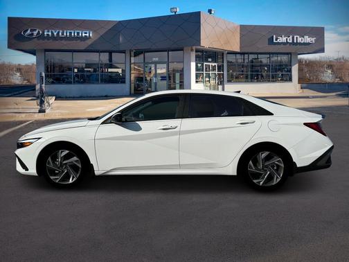 2025 Hyundai ELANTRA HEV SEL Sport