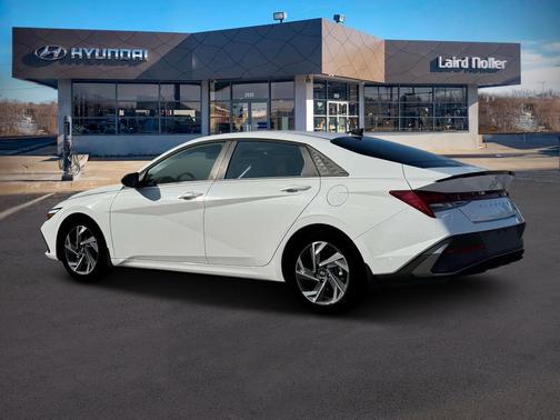 2025 Hyundai ELANTRA HEV SEL Sport