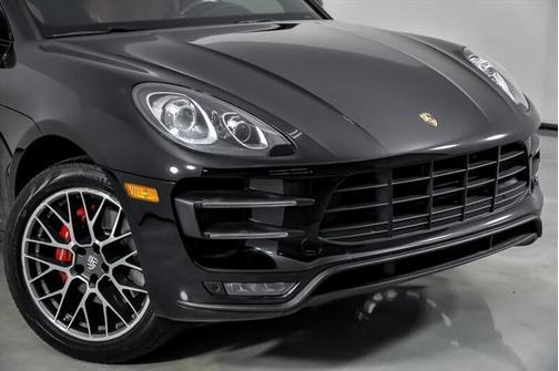 2018 Porsche Macan Turbo