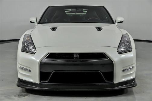 2014 Nissan GT-R Black Edition