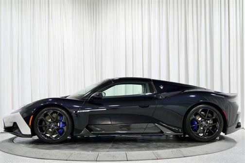 Ice and Blu Mondrian 2023 Maserati MC20 Cielo