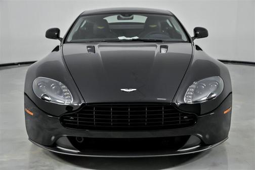 2015 Aston Martin V8 Vantage Base