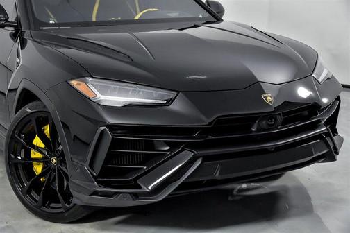 2024 Lamborghini Urus S