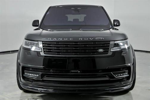 Santorini Black Metallic 2023 Land Rover Range Rover P400 SE