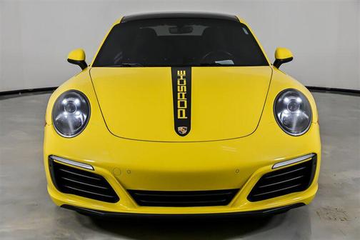 2018 Porsche 911 Carrera