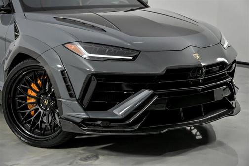 2023 Lamborghini Urus Performante