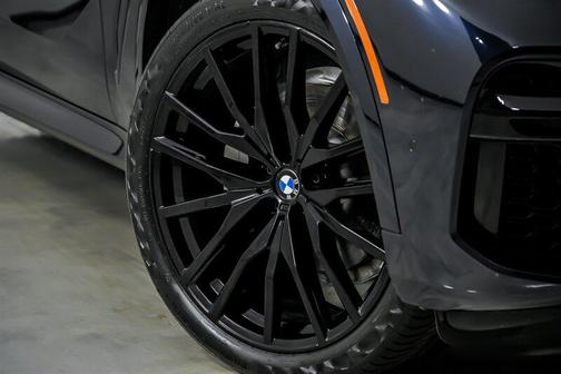 Carbon Black Metallic 2022 BMW X5 xDrive40i