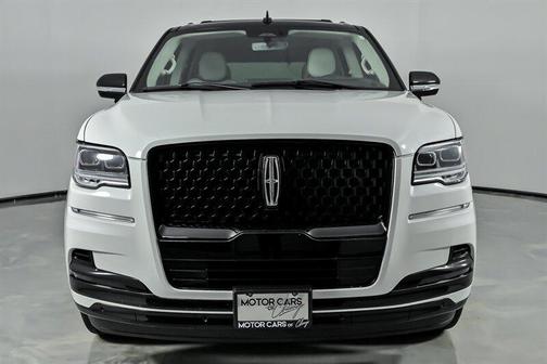Pristine White Metallic Tri-Coat 2024 Lincoln Navigator Black Label