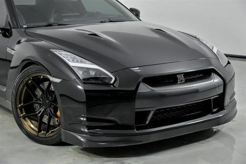2011 Nissan GT-R Premium