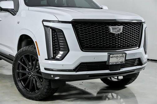 Vibrant White Tricoat 2026 Cadillac Escalade Sport Platinum