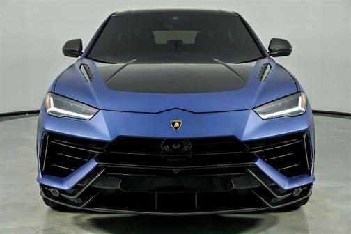 2023 Lamborghini Urus Performante