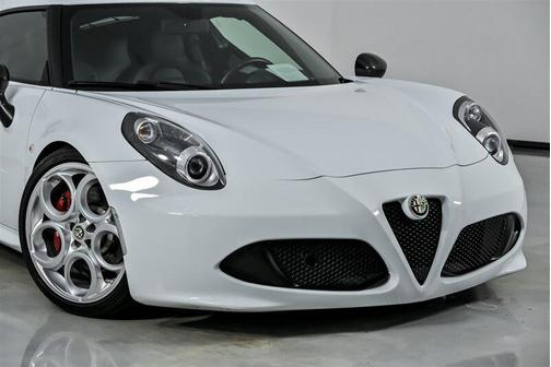 2015 Alfa Romeo 4C Base
