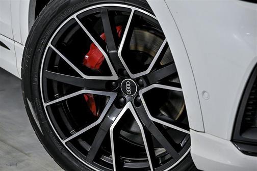 2022 Audi Q8 55 Premium Plus