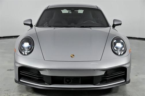 2025 Porsche 911 Carrera