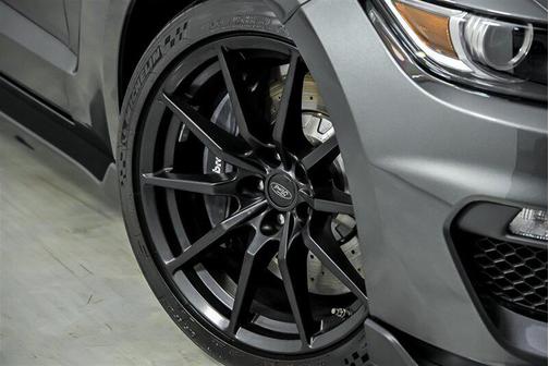 2018 Ford Shelby GT350 Base