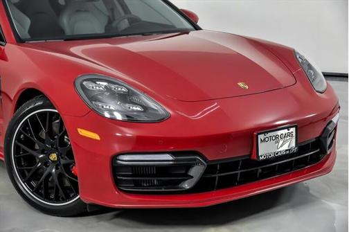 2022 Porsche Panamera Sport Turismo GTS