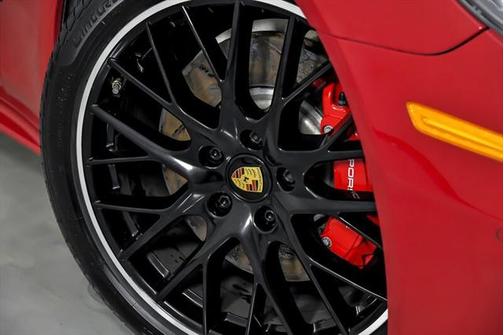 2022 Porsche Panamera Sport Turismo GTS