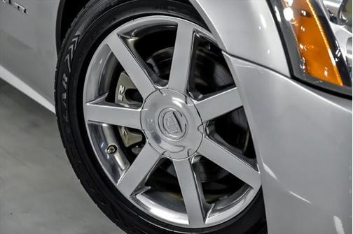 2005 Cadillac XLR Base