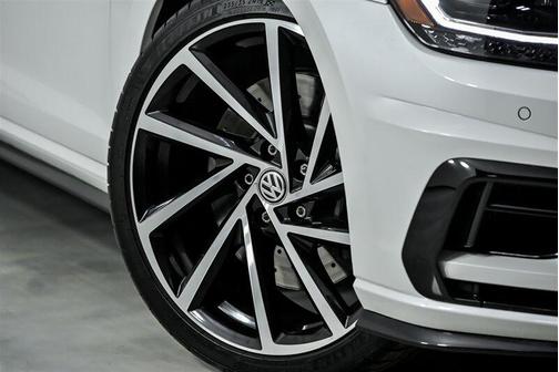 2019 Volkswagen Golf R 2.0T DSG