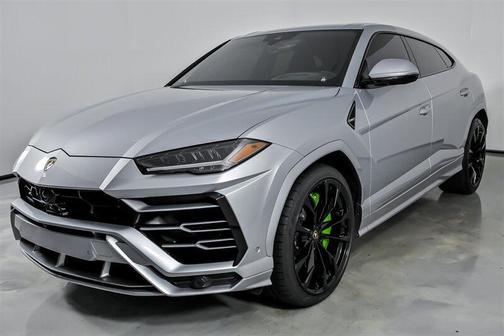 2022 Lamborghini Urus 
