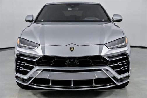 2022 Lamborghini Urus 
