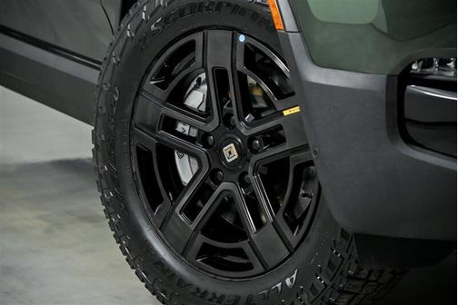 2023 Rivian R1S Adventure