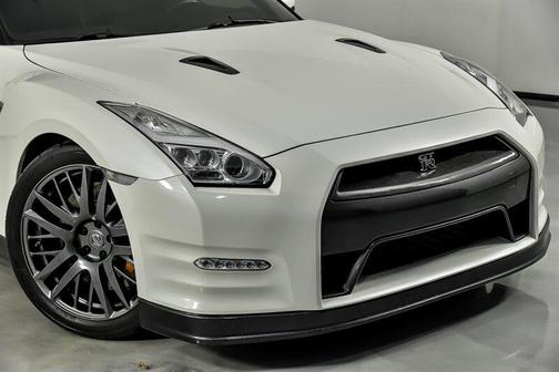 2016 Nissan GT-R Premium